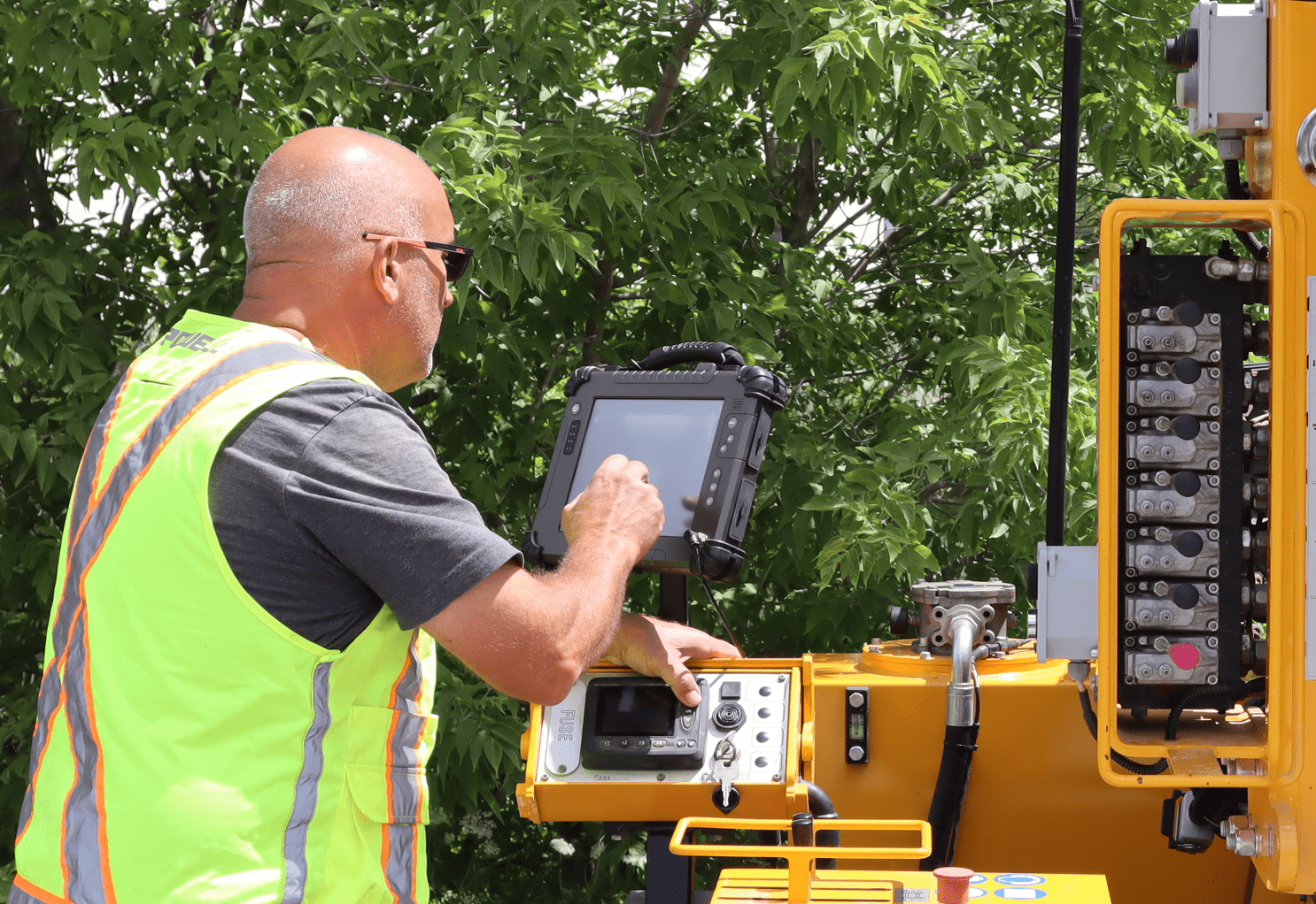 A GPS screen on a piledriver